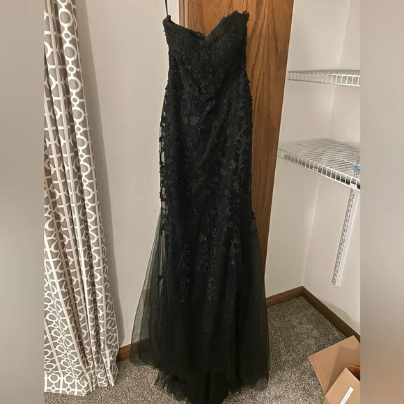 v neck lace sheath wedding dress Delicate Sheath V-Neck Wedding Dress with Lace Top